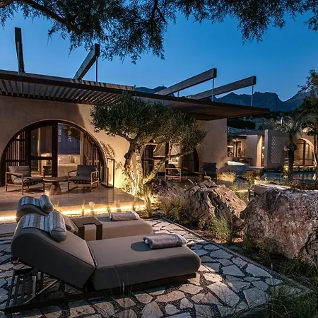Villa The Echo Of The Sea - Beachfront Luxury