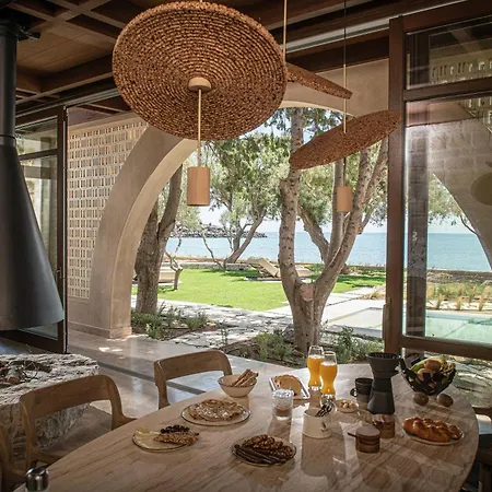 Villa The Echo Of The Sea - Beachfront Luxury