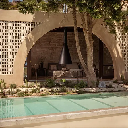 Villa The Echo Of The Sea - Beachfront Luxury Skaloti