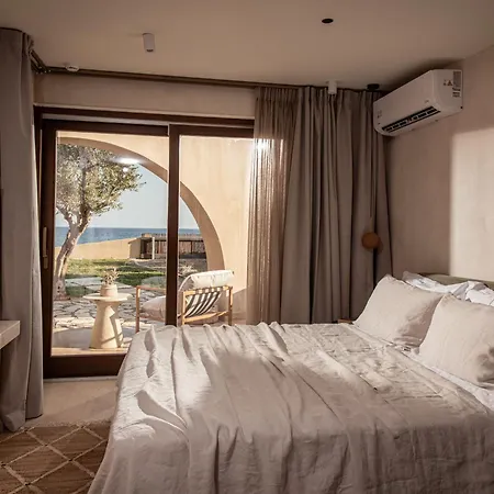 The Echo Of The Sea - Beachfront Luxury * Skaloti