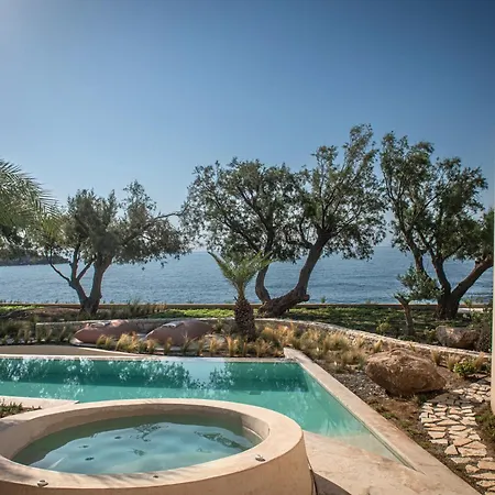 The Echo Of The Sea - Beachfront Luxury * Skaloti